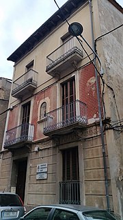 Miniatura per Habitatge al carrer de Fontanella, 17 (Olot)