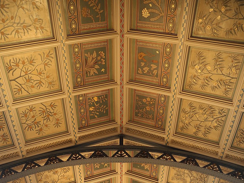 File:Ceiling of the Central at the Natural History Museum, London 2 (cropped).JPG