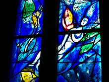 Vitrail de Chagall dans l'église de Tudeley.