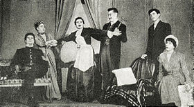 Une représentation de La Cantatrice chauve dans la mise en scène de la création de Nicolas Bataille
