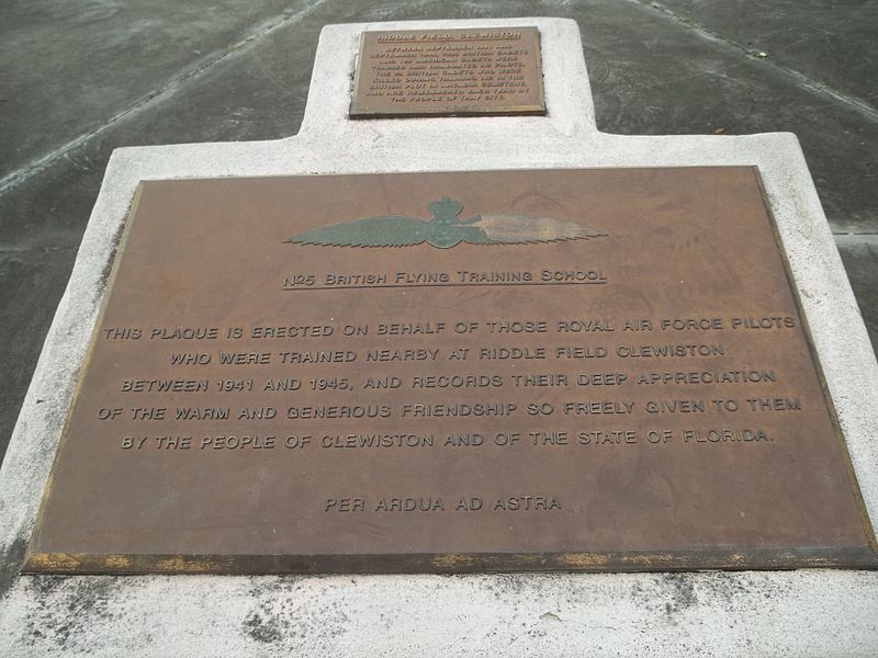 File:Clewiston FL RAF memorial02.jpg