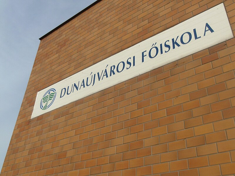 File:College of Dunaujvaros 15.JPG