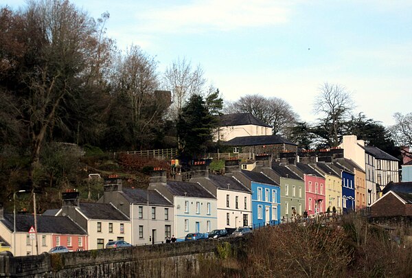 Houses along Llandeilo bridge