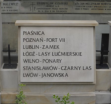 Tập_tin:Commemorative_plaque_at_St._Stanislaus_Kostka_Church_in_Warsaw_(Nazi-German_occupation).jpg