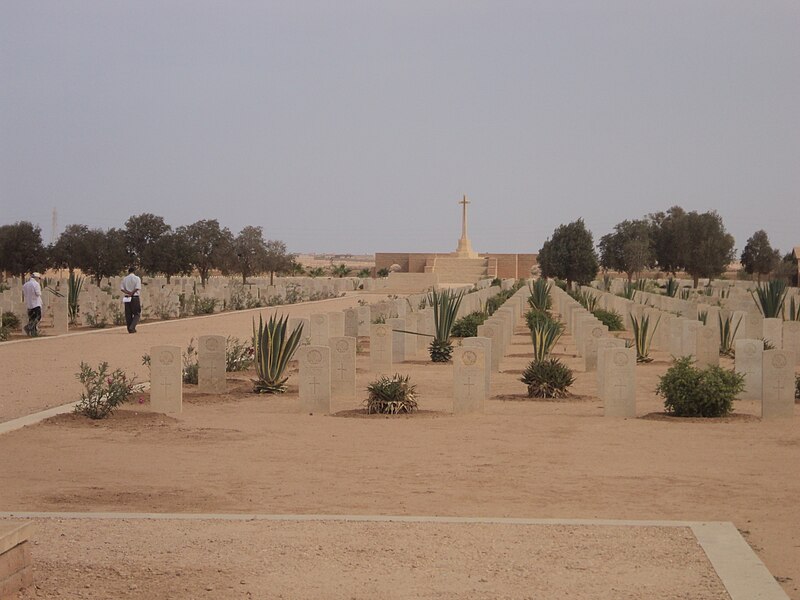 File:Commonwealth cemetery Tobruk4.JPG