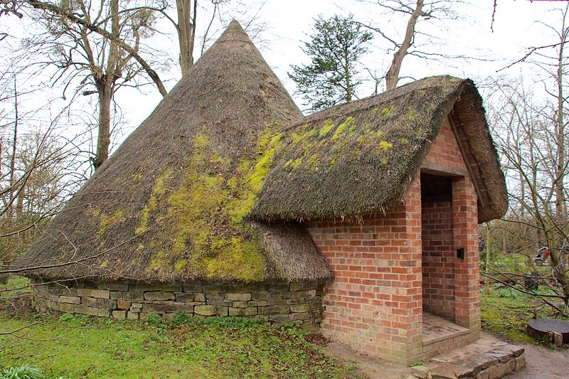 File:Croome Court Ice House 2016 009.jpg