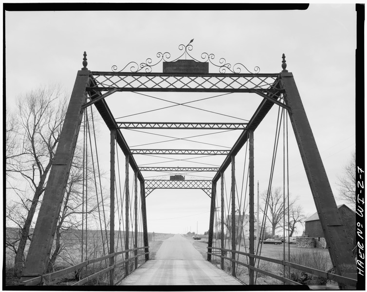 File:DETAIL VIEW OF SOUTH END LOOKING NORTH ACROSS BRIDGE - Sock Road Bridge, Spanning Beaver Dam River, Lowell, Dodge County, WI HAER WIS,14-LOW,1-7.tif