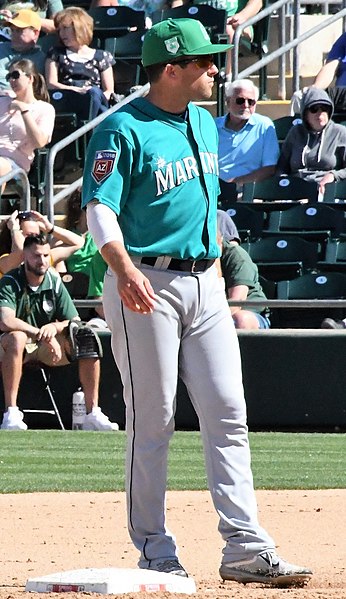 File:Danny Muno with the Seattle Mariners in 2018 Spring Training (Cropped).jpg