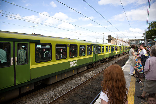 DART 8300 Class at Dún Laoghaire Mallin station in 2008