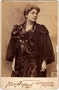 1896年，艾米·杜邦在纽约为埃莱奥诺拉·杜斯拍摄的照片