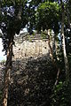 Dzibanche Edificio 6 "Templo de los Dinteles" Fachada lateral.JPG