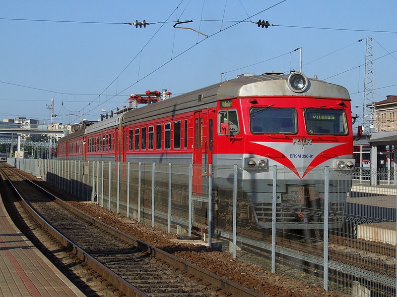 File:ER9M multiple unit in Vilnius.JPG