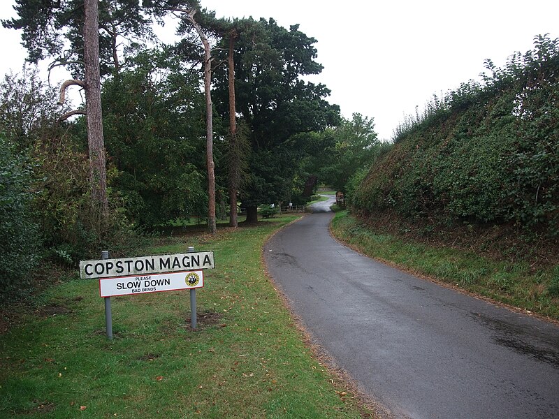 File:Entering Copston Magna - geograph.org.uk - 2598217.jpg