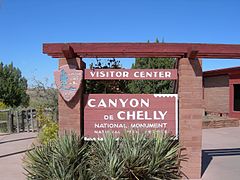 Entrance Sign, Canyon de Chelly, Arizona 02.jpg