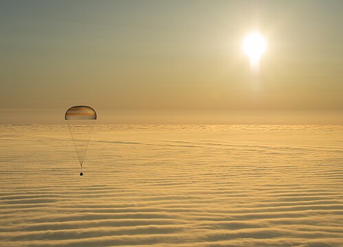 "Expedition_42_Soyuz_TMA-14M_Landing_(201503120102HQ).jpg" by User:Ras67