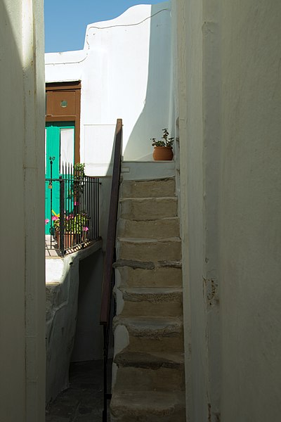 File:External staircase, Kastro of Naxos Town 144135.jpg