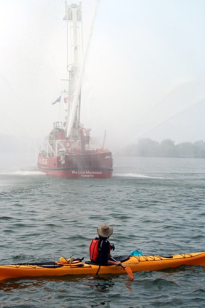 File:Fireboat William Lyon Mackenzie celebrated the opening of Toronto's waterfront HTO Park.jpg