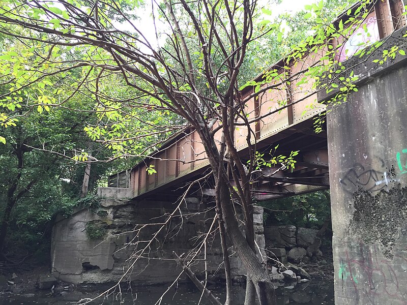 File:Foundations of O'Bannon Creek Bridge, Loveland, Ohio, September 2015.jpg