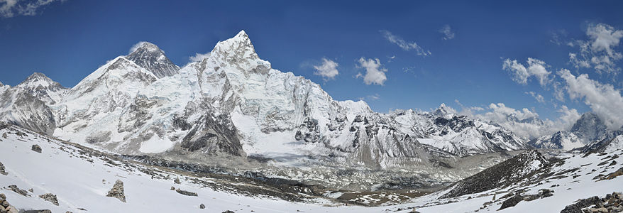 Panorama of Mt Everest and Nuptse with the Changri glacier moraine below by User:Joneismyartistname.