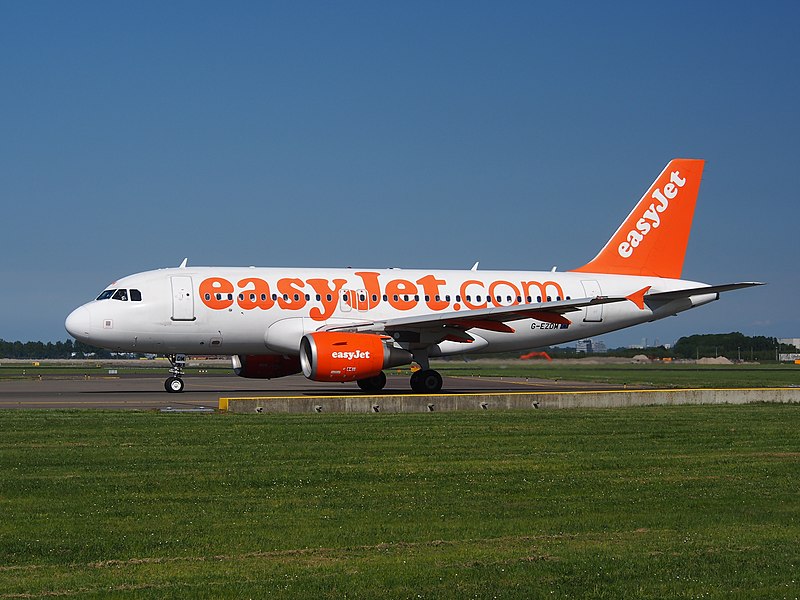 File:G-EZDM easyJet Airbus A319-111 - cn 3571 taxiing at Schiphol (AMS - EHAM), The Netherlands, 18may2014, pic-0.JPG