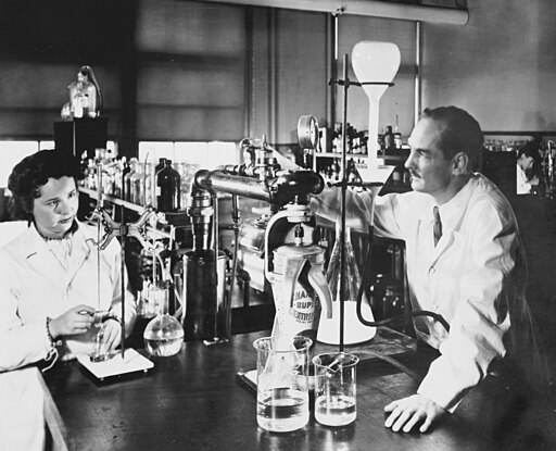 George Hitchings and Gertrude Elion 1948