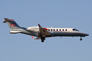 Globaler Flug, N446LJ, Learjet 75 (16454830871).jpg