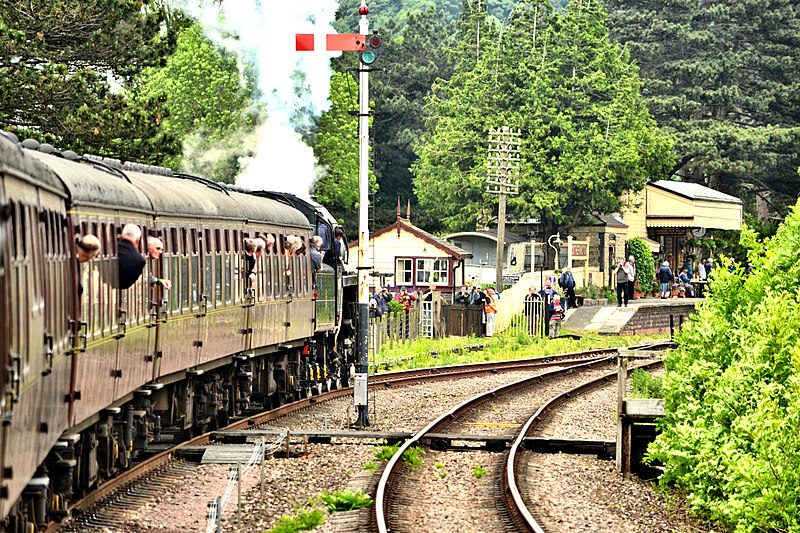 File:Gloucestershire Warwickshire Railway (GWR) (39346422005).jpg