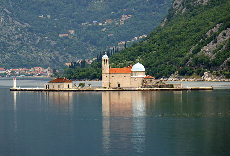 File:Gospa od Škrpjela (Our Lady of the Rocks) - Bay of Kotor, Montenegro - 10 June 2013.jpg