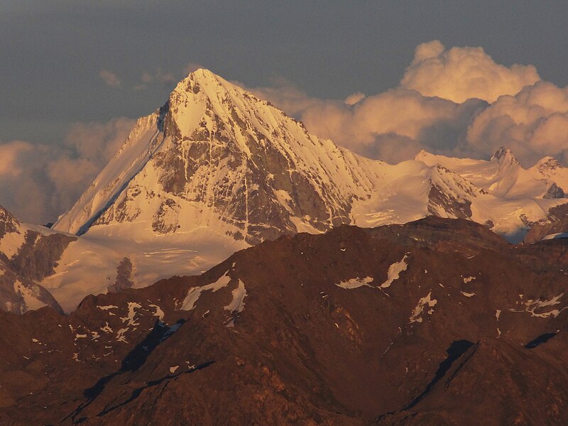 File:Grand Chavalard's sight to "Dent Blanche" on summer - panoramio.jpg