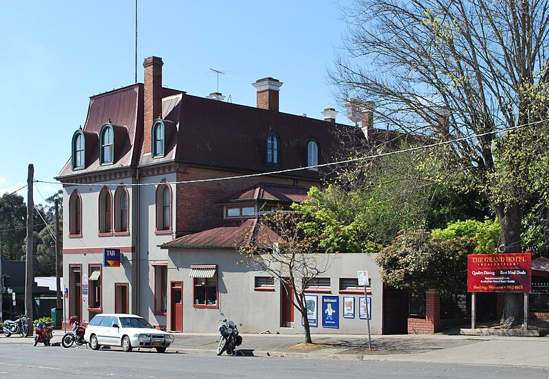 File:Grand Hotel Healesville.JPG