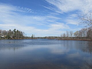 <span class="mw-page-title-main">Great Pond (New Hampshire)</span> Lake in Rockingham County, New Hampshire