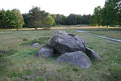 Grande tombe en pierre Glaner Braut 3 04.JPG