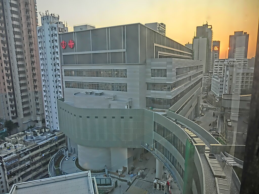 File:HK CSW 明愛醫院 Caritas Medical Centre Wai Shun Block view 