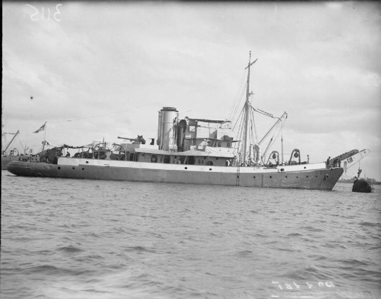 File:HMS Bownet FL2724.jpg