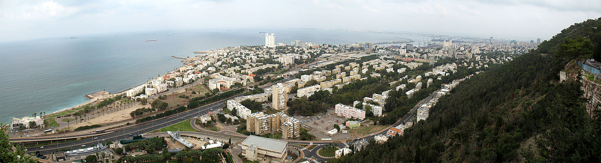 מבט מסטלה מאריס על שכונת בת גלים ושכונת קריית אליעזר בחיפה