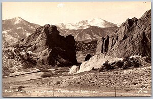 S-775 - Pines Peak Thru the Gateway, Garden of the Gods