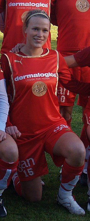 Hedda Strand Gardsjord 2007 (cropped).jpg