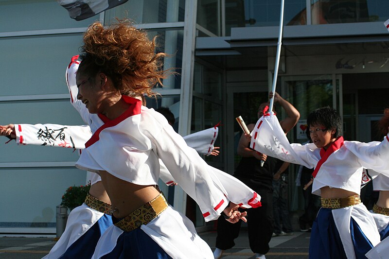 File:Himeji Yosakoi Matsuri 2010 0072.JPG