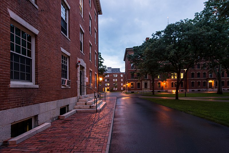 File:Holworthy Hall, Harvard Yard.jpg