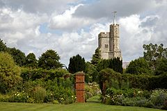 Chiesa della Santa Croce dal giardino murato di Goodnestone Park Kent England 1.jpg