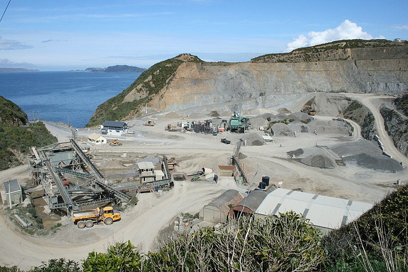 File:Horokiwi Quarry - panoramio.jpg