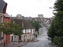 Houdan, vu depuis la gare.jpg