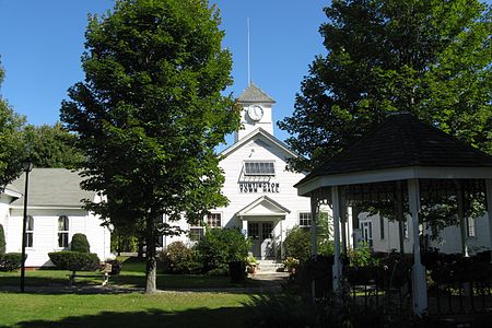 Huntington Town Hall, MA.jpg