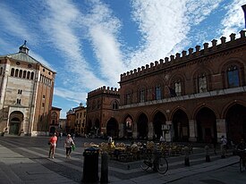 Cremona: Toponimia, Ubicación, Historia