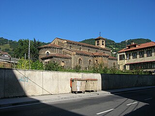 Iglesia de Santa Eulalia, en el centro se puede observar el ábisde primitivo