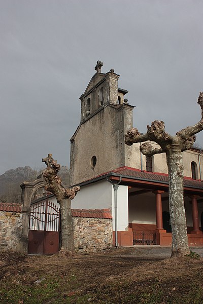 File:Iglesia del Condao - panoramio.jpg