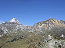 Vue rapprochée des deux pics du volcan.