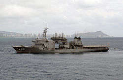 JS Chiyaha (AS-403) at Honolulu, -8 Nov. 2001 a.jpg