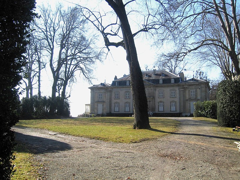 File:Jura Ferney-Voltaire Chateau Voltaire - panoramio.jpg