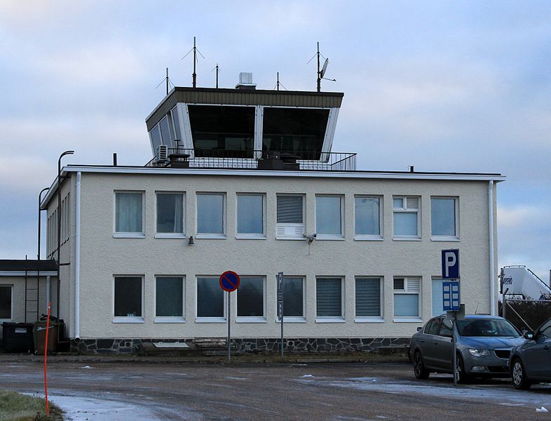 File:Kemi Airport 20121107.JPG